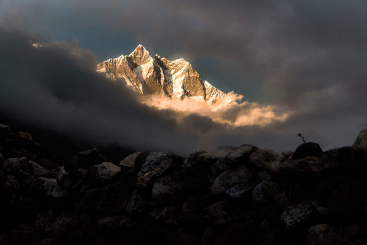 himalayas-lhotse-afternoon-sun