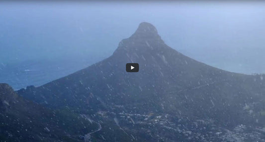 video-snowfall-on-table-mountain-2